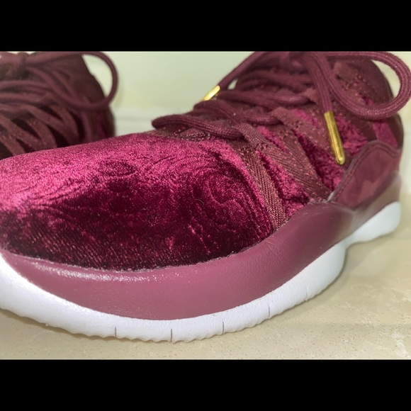 Nike Jordan Deca Fly Premium HC GG auburn velvet and gold - Picture 4 of 9